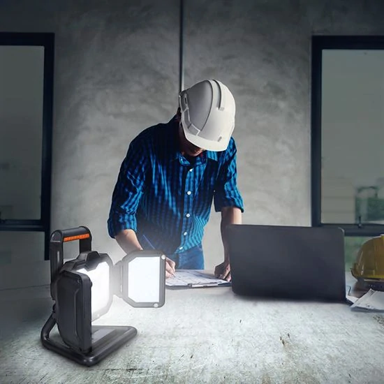LED reflektor 50W, přenosný, nabíjecí, 5000lm, oranžovo-černý