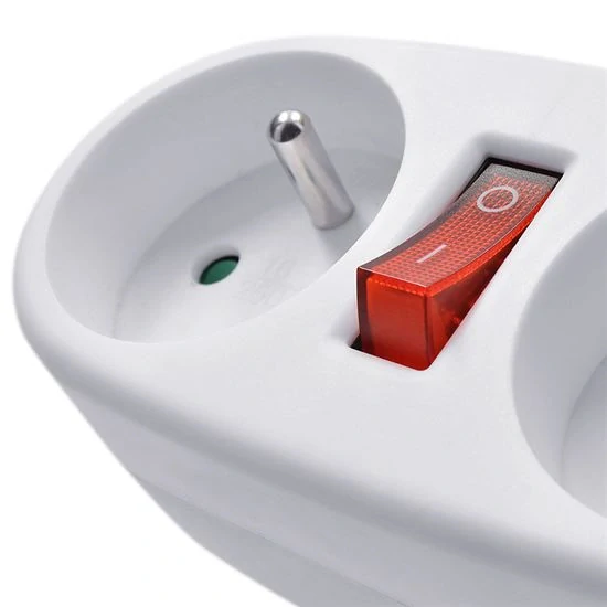 Rozbočka, 2 x 10A, bílá, vypínač