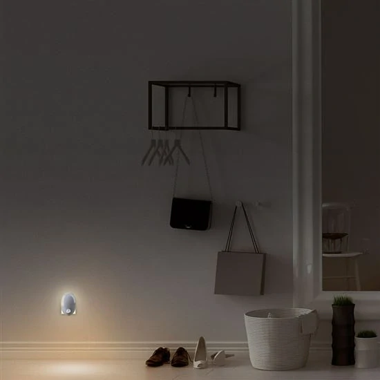 Noční LED světélko s pohybovým a světelným sensorem 0,7W, 3000K, 230V